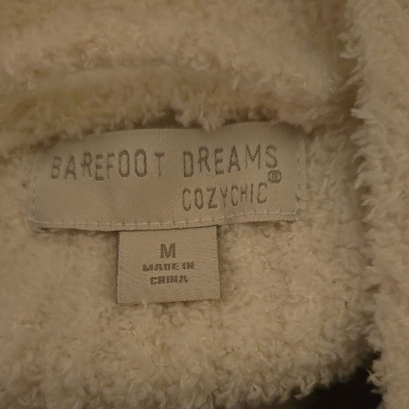 Cozy White Knit Robe - Picture 4 of 4